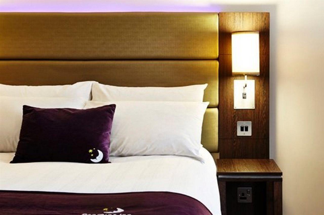 Premier Inn Дъмфрийс Екстериор снимка
