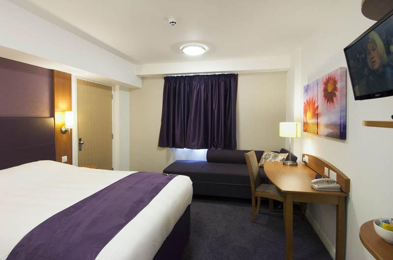 Premier Inn Дъмфрийс Екстериор снимка